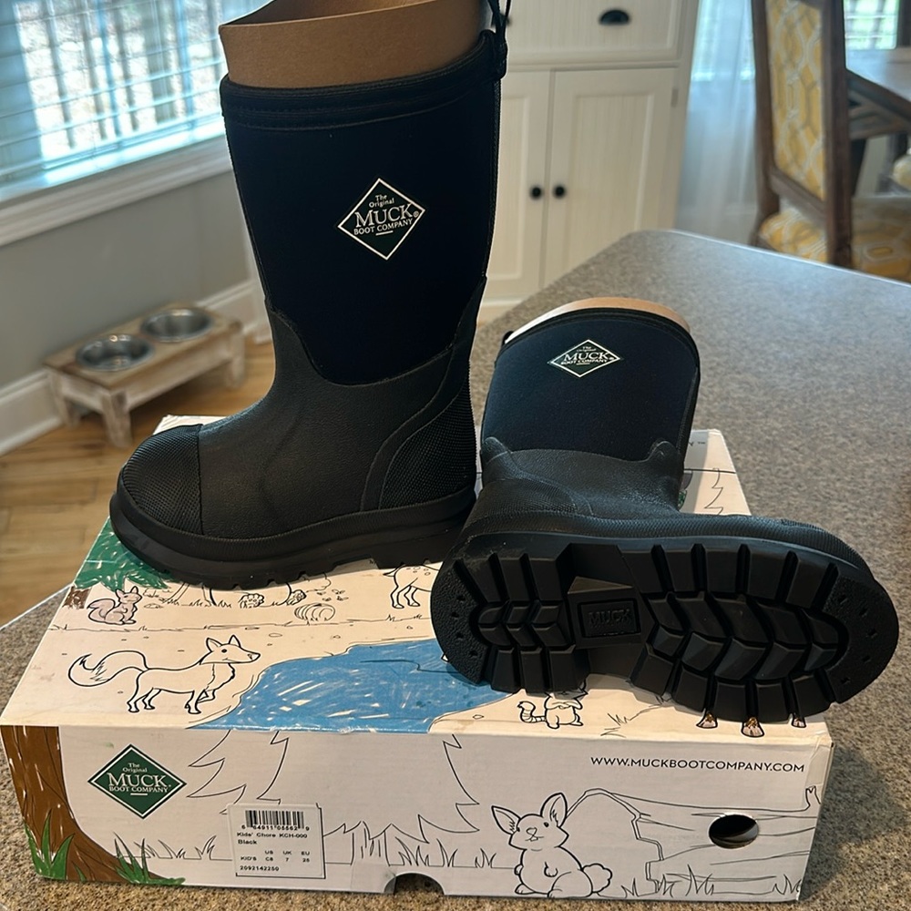 NWT Muck Toddler Boots